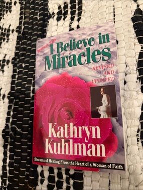 I Believe in Miracles by Kathryn Kuhlman - Pink Rose Cover
